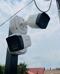Dual Bullet Cameras Pole Mount